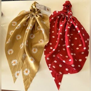Pacsun Set of 2 Floral Scrunchie Scarves - Daisies & Mini Blossoms | Minor Flaws